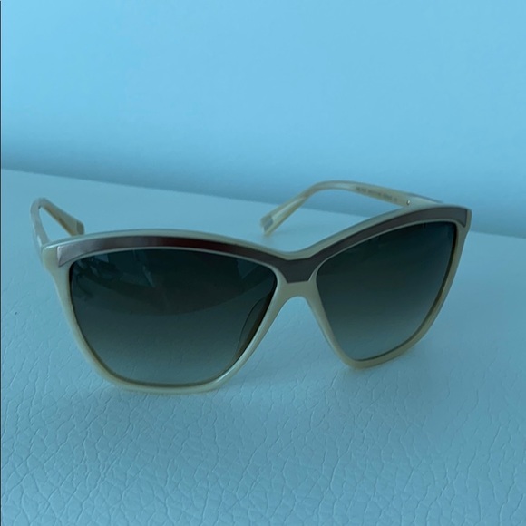 7 For All Mankind SUNGLASSES 😎 - Picture 4 of 5